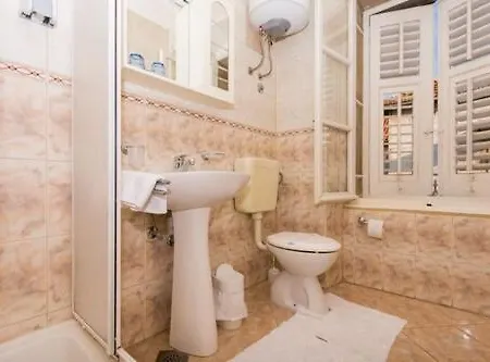 Liza 3* Трогир