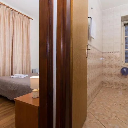 Bed and Breakfast Liza Τρογκίρ