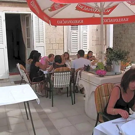 Villa Liza Bed & Breakfast 3*