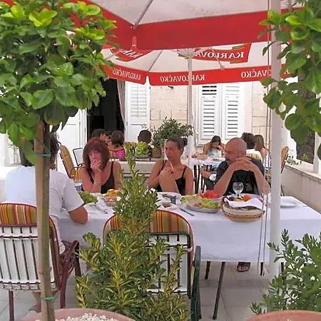 Villa Liza Bed & Breakfast 3*