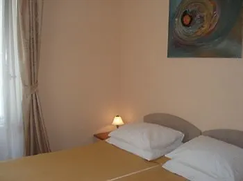 Liza Bed and Breakfast 3*