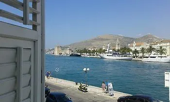 住宿加早餐酒店 Liza 3*