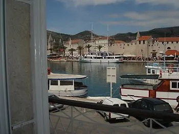 Couette-café Liza 3*