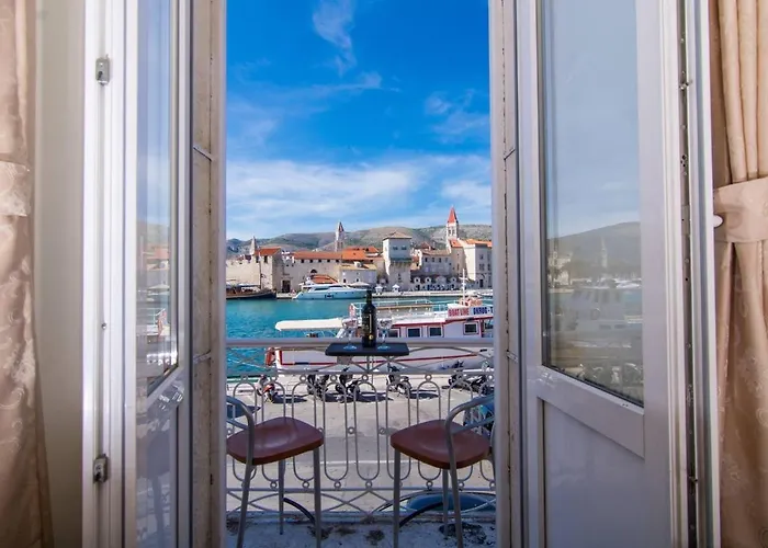 Liza Bed and Breakfast Τρογκίρ