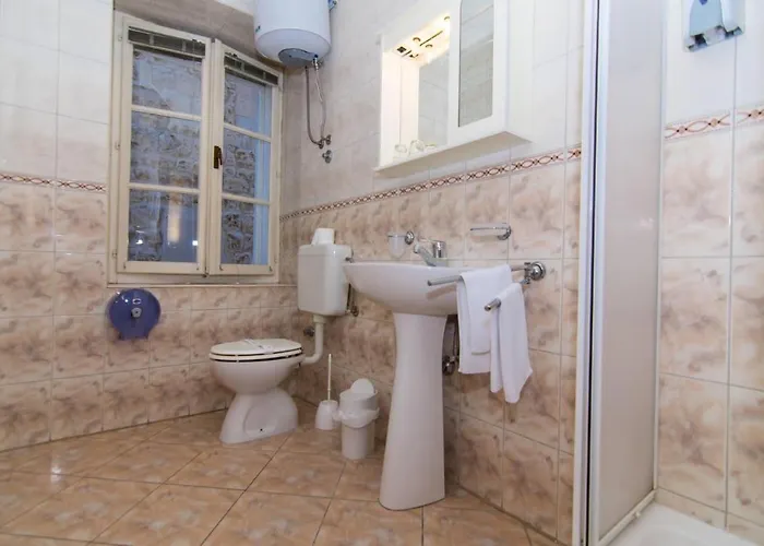 Bed and Breakfast Liza Τρογκίρ