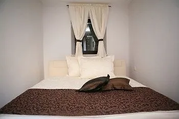 Liza Bed and Breakfast 3*